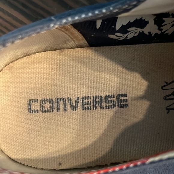Men’s Converse Size 9 - Picture 4 of 8